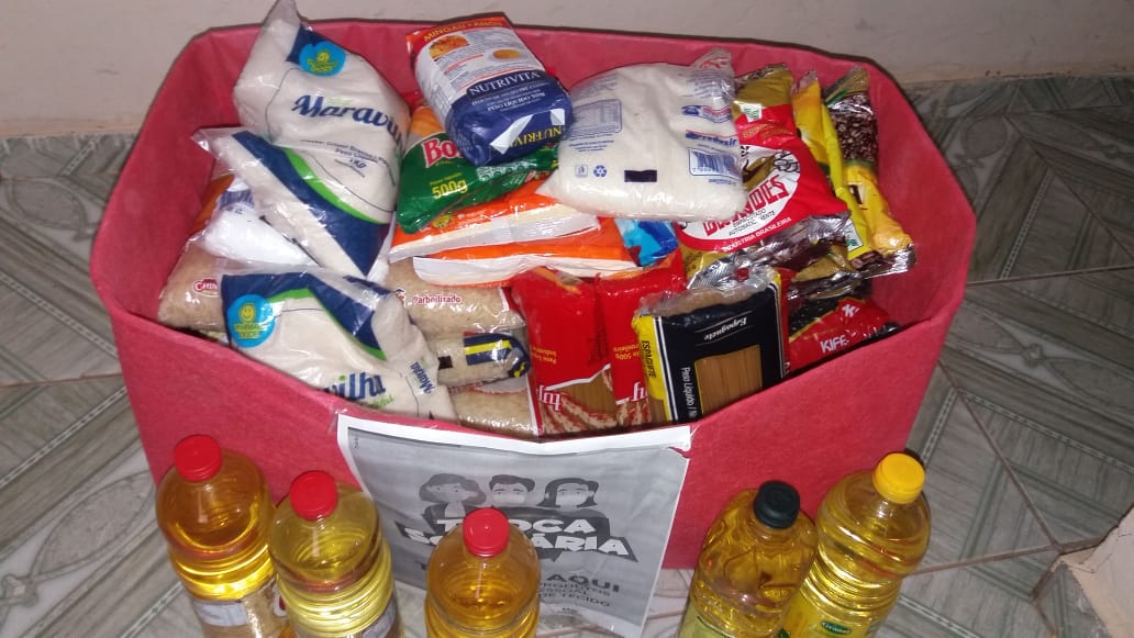  Alimentos arrecadados no munic�pio de Lagoa Real atrav�s da Campanha Troca Solid�ria. 