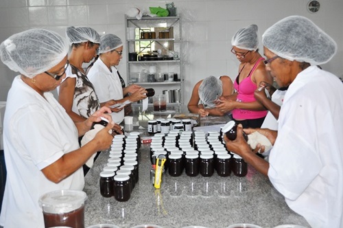 CESOL promove Interc�mbio entre grupos produtores de doces e geleias de Brumado e Palmas de Monte Alto 