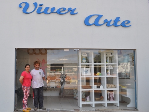 Conhe�a a hist�ria do grupo de Brumado Viver Arte - m�veis e objetos de madeira 