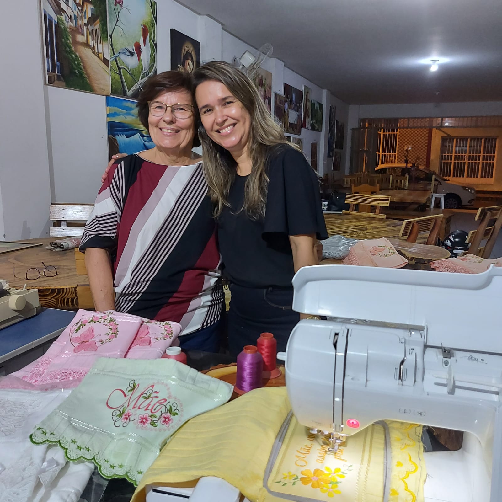 Paix�o pela arte e �100% parceria� entre m�e e filha 