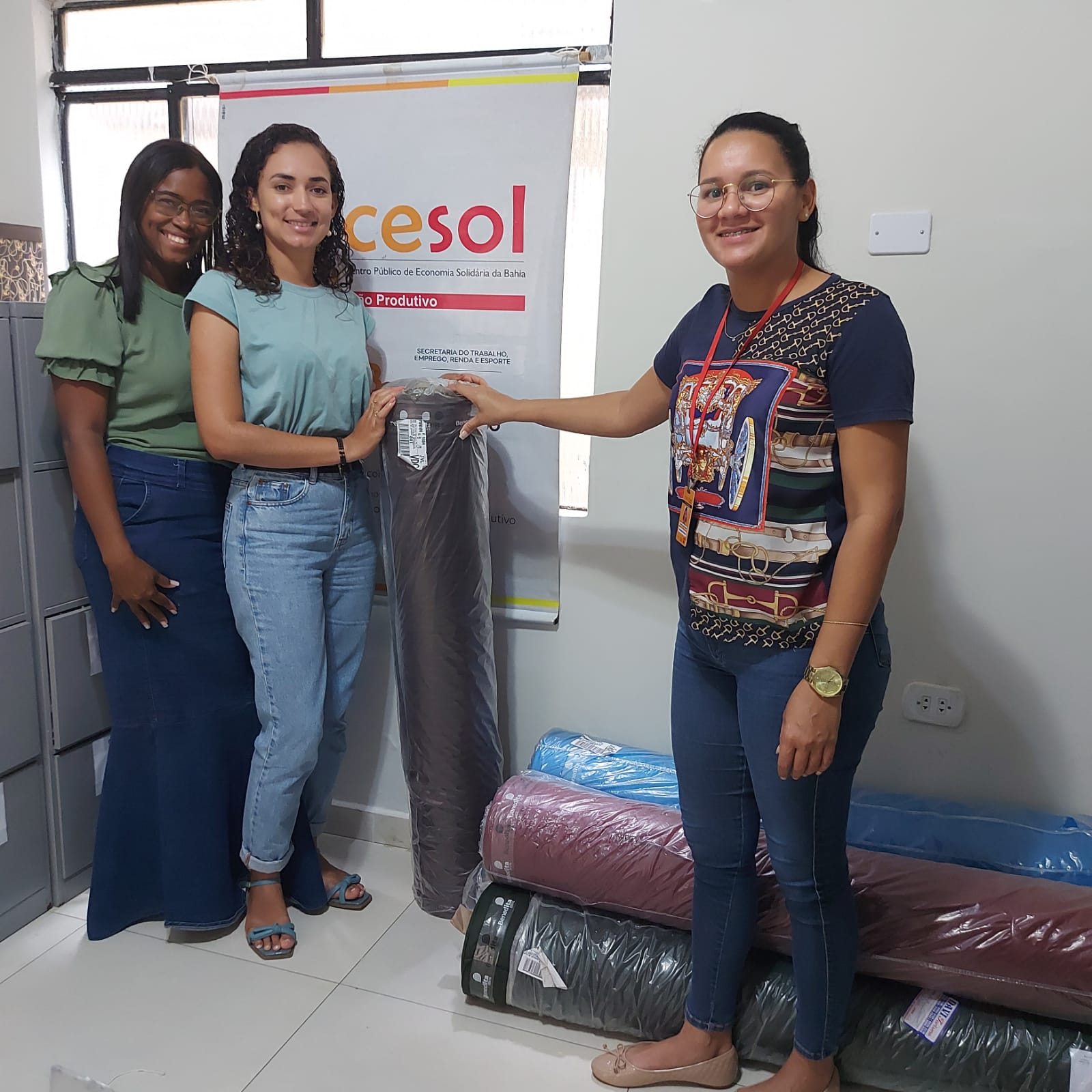 Costureiras utilizam recursos do Fundo Rotativo Solid�rio para comprar tecidos