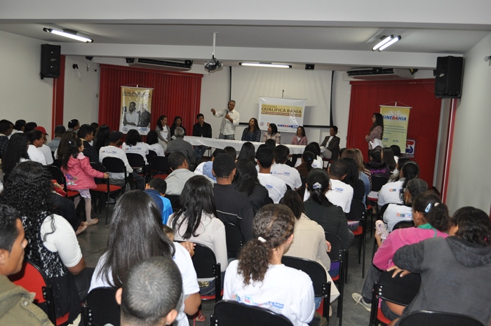 Quatro turmas do Qualifica Bahia s�o certificadas em Vit�ria da Conquista