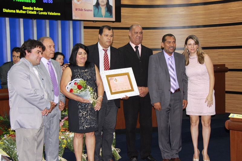 Diretora do IDSB recebe Diploma Mulher Cidad� Loreta Valadares