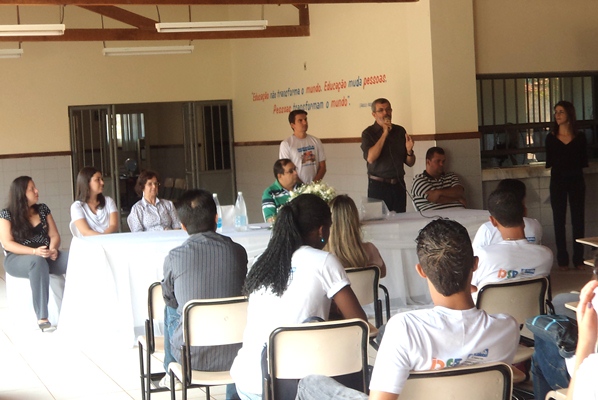 Alunos do Trilha de Dom Bas�lio e Livramento recebem seus certificados