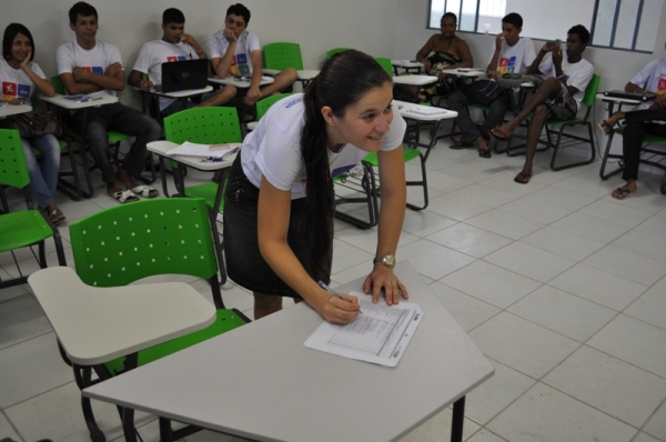 Aulas pr�ticas do curso de Manuten��o de Micro em Brumado: veja como tem sido o aprendizado dos alunos