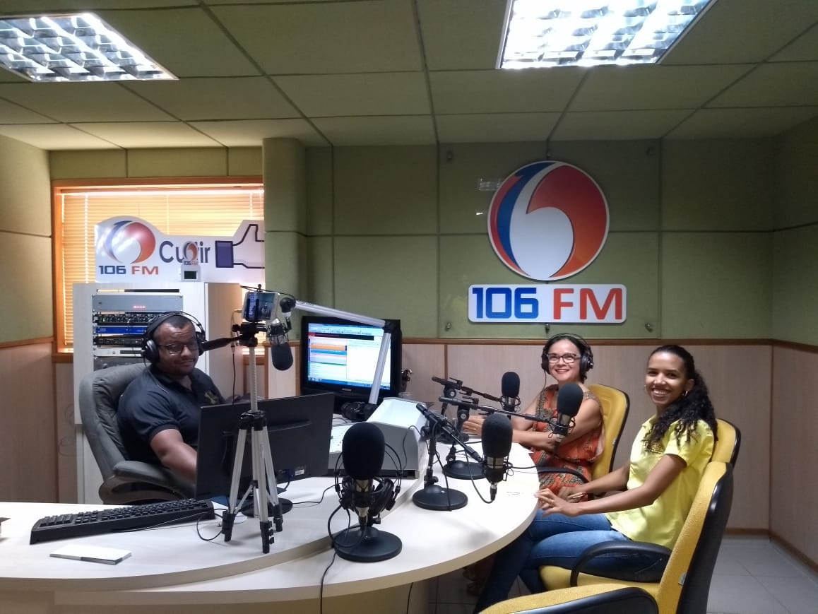 Coordenadora do Cesol participa de entrevista em programa de r�dio