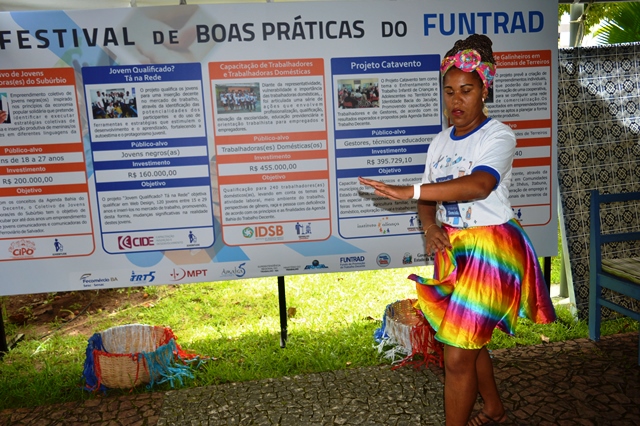 Alunas da Capacita��o de Trabalhadores Dom�sticos se apresentam em festival 