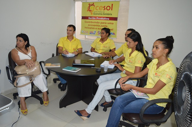 Equipe Cesol participa de capacita��o sobre vendas