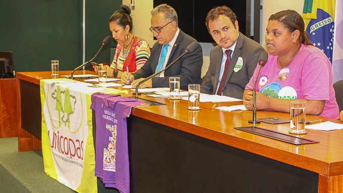 Frente Parlamentar da Economia Solid�ria � lan�ada em Bras�lia