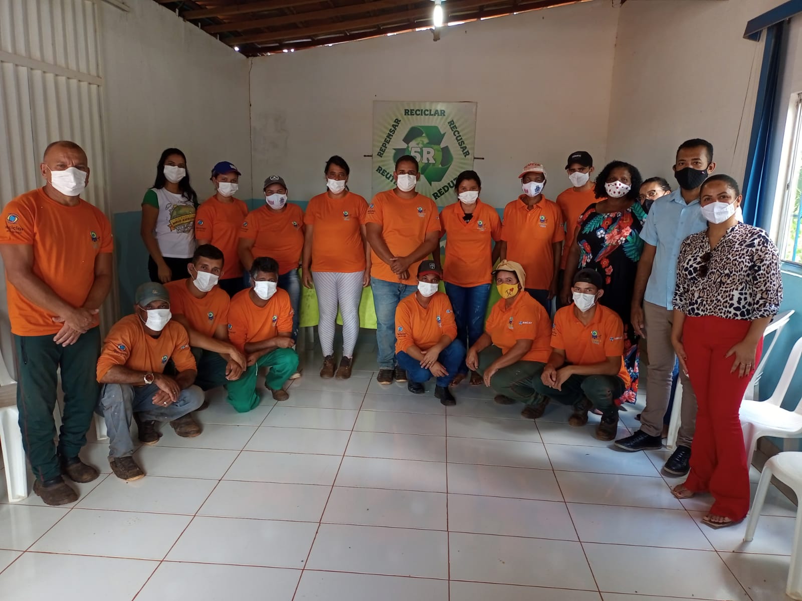 Cesol intermedia encontro entre cooperados de Cacul� e Guanambi, que trabalham com materiais recicl�veis