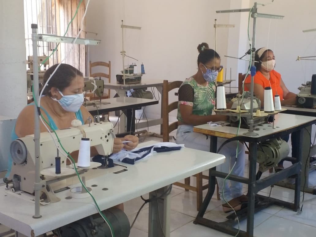 Costureiras do grupo Sonhos e Retalhos de Guanambi est�o otimistas com o Festival de Economia Solid�ria 