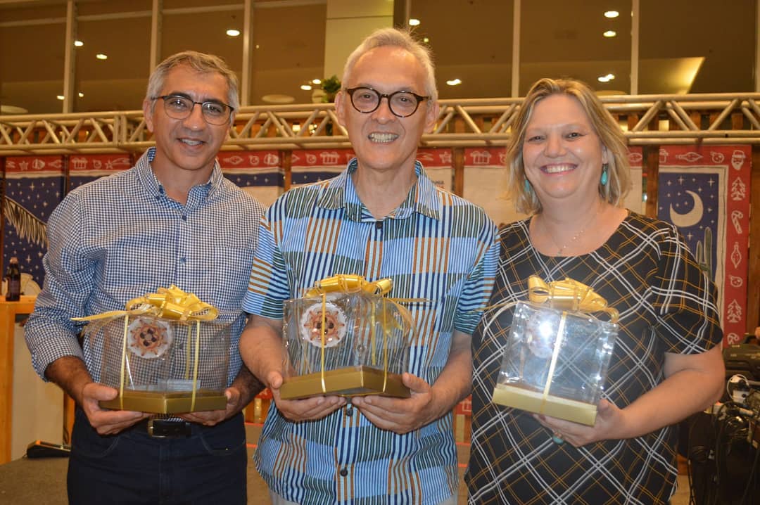 Pr�mio homenageia personalidades que atuam no fortalecimento da economia solid�ria