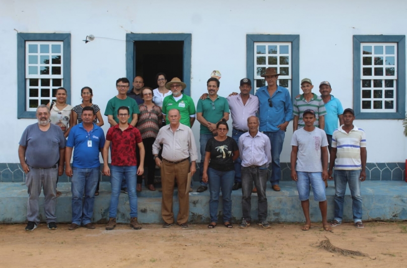 Equipe da Bahiater visita agricultores familiares de Candiba e Pinda� para avaliar propriedades que cultivam cana de a��car