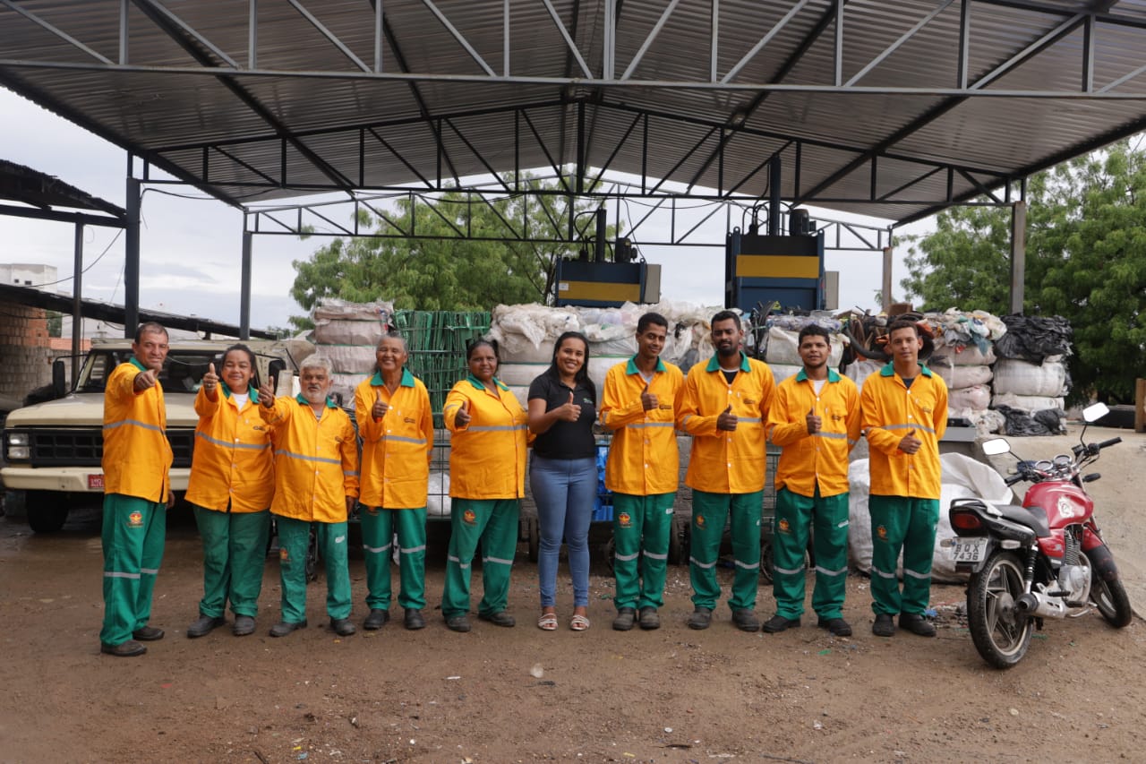 Cooperativa dos Agentes Ecol�gicos de Guanambi � assessorada pelo Cesol Sert�o Produtivo 