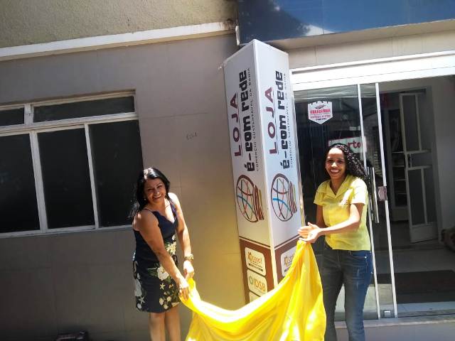 Com muita alegria, Cesol inaugura loja f�sica em Guanambi