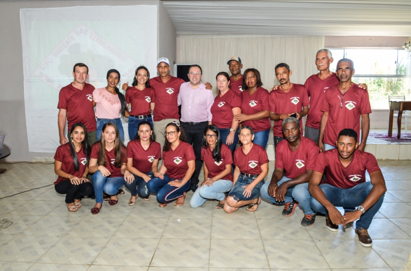 Assinada Ordem de Servi�o para constru��o de habita��es rurais em Caetit�