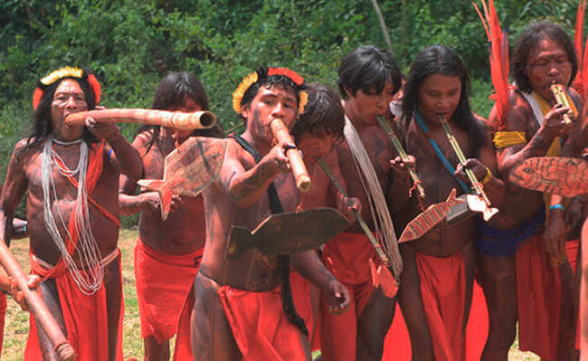 Livro �L�nguas ind�genas: tradi��o, universais e diversidade� apresenta centenas de idiomas falados no Brasil por tribos ind�genas