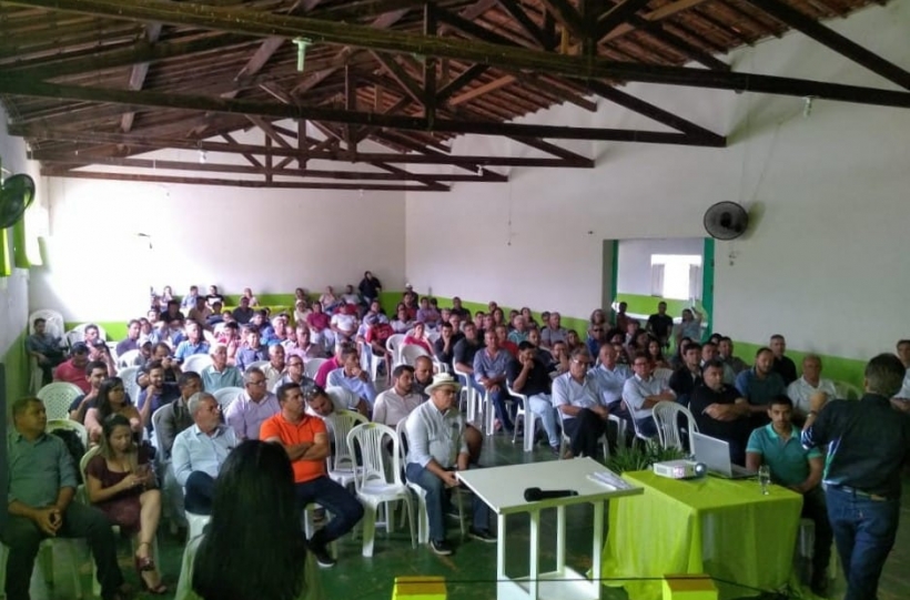 A��es para o fortalecimento da agricultura familiar s�o debatidas no Semin�rio Parceria mais Forte no munic�pio de Dom Bas�lio