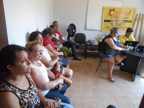 CESOL discute a��es de qualifica��o, gest�o e comercializa��o com a Rede de Artesanato